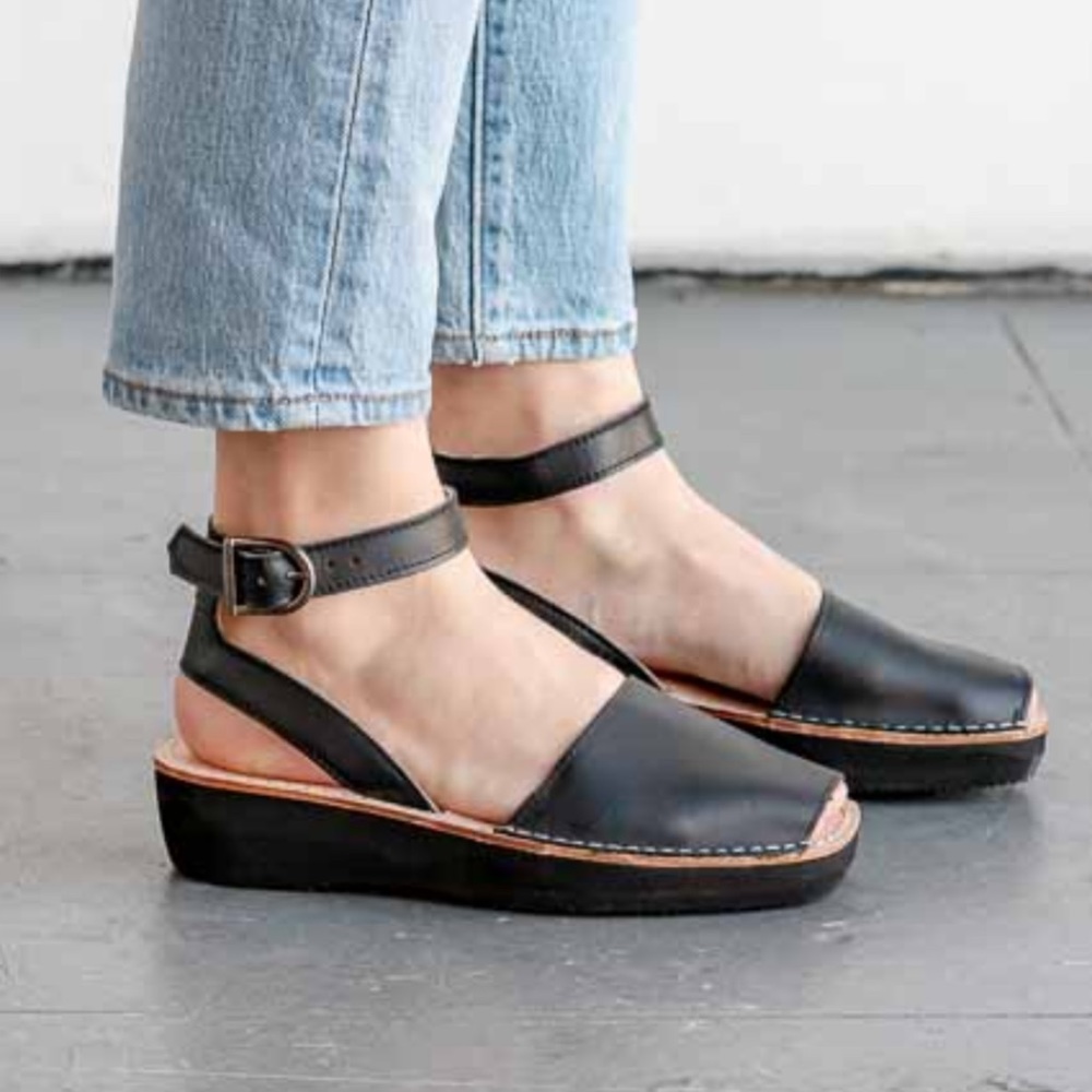 NWT Pons Avarcas Platform Sandals Black Leather 40